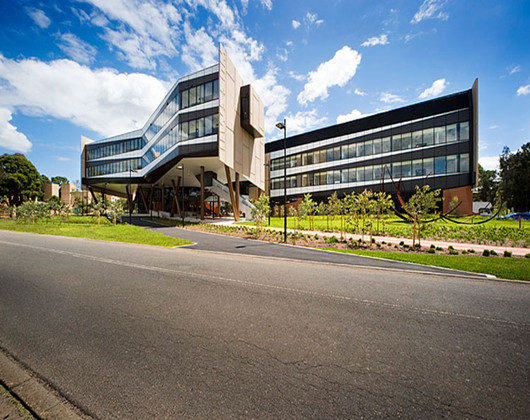 西悉尼大学